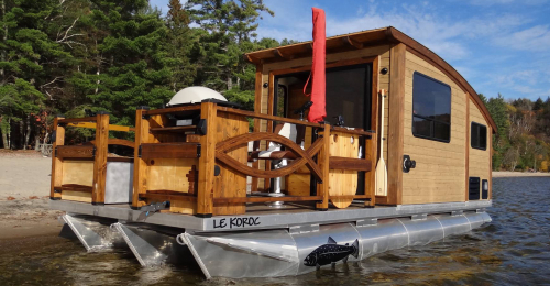 Floating Tiny Houseboats Allow You To Have A Vacation On The Water