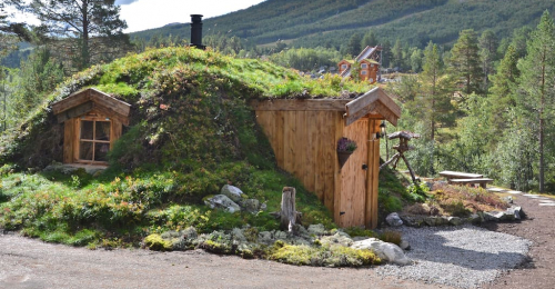 A Unique Hobbit Eco Cabin in Norway