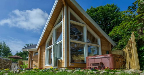 Stunning Scandinavian Lodge With Pool And Hot Tub In Cornwall Uk