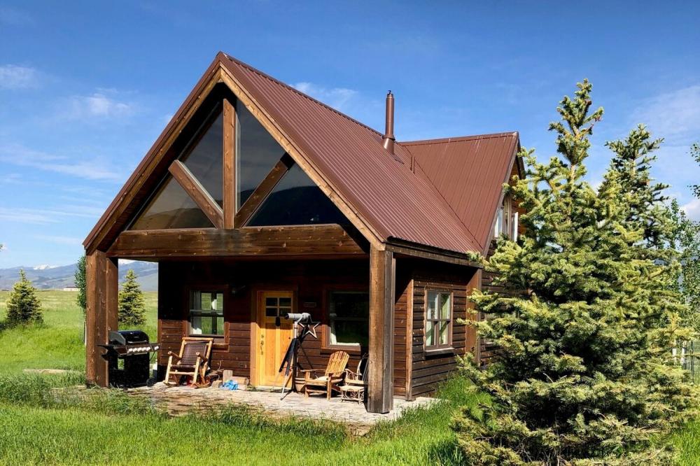 Grizzly Cabin Summer Paradise, Winter Wonderland in Livingston, Montana