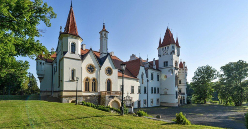 Unique 26.5m Pound Vast Castle In Czech Republic