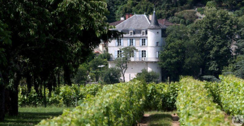 Wonderful 1.025m Euro Chateau with River Views For Sale In Albas, France