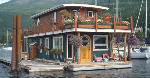 Spectacular Floating Home Is Self-built & Off-Grid