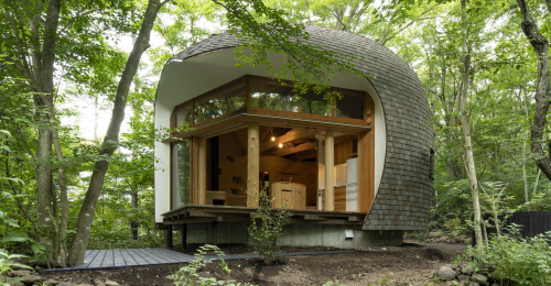 Curvilinear 'Shell House' Is Made With Rammed Earth