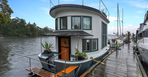 Amazing Tiny House Boat With the Most Stunning Interior!