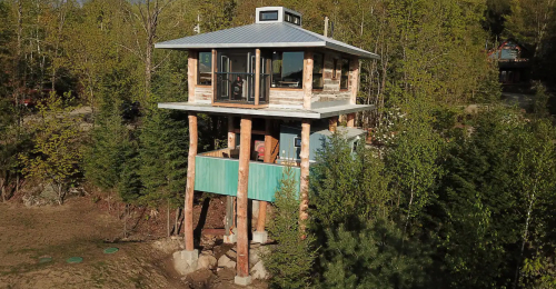 Mind-Blowing Modern Tiny Tree House Built with Reclaimed Materials