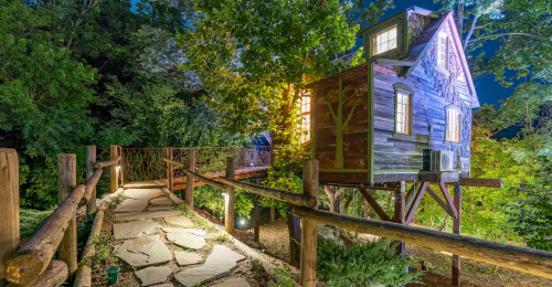 See The Most Unique Tennessee Treehouse on the Lake