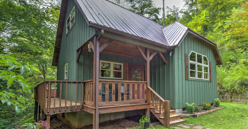 Look Inside This Charming Cabin In A Forest