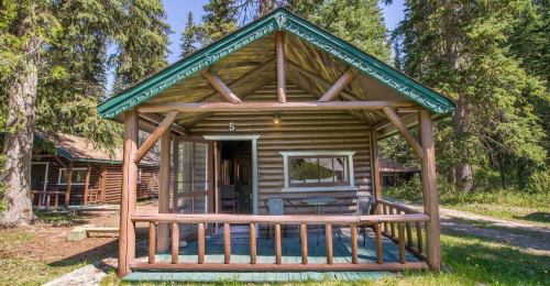 Discover the Enchanting Interior of This Delightful Log Cabin