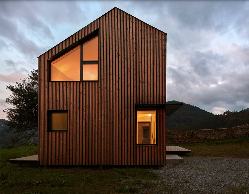 A Prefab Tiny House In Rural Spain That Took Just Five Hours To Build