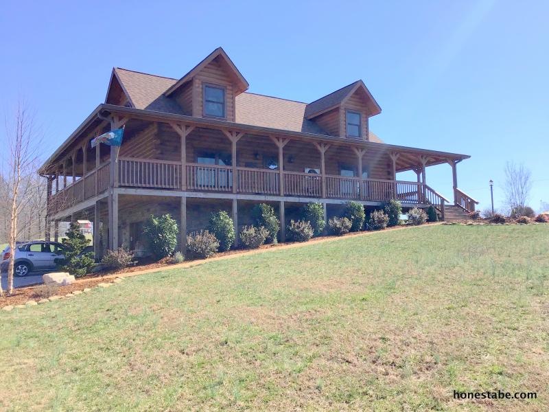 The Apple Home A Second Log Home for True Enthusiasts