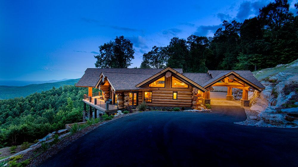 Take a Look at This North Carolina Log Home