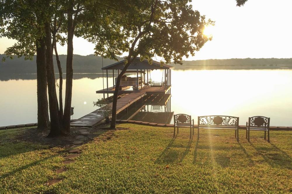 Cedar Creek Lake, Texas Vacation Idea with Dock, Views And 2 Kayaks