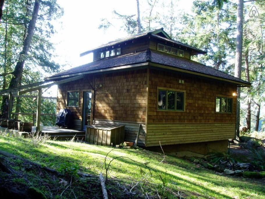 Dinner Bay Private Cottage on Mayne Island, British Columbia
