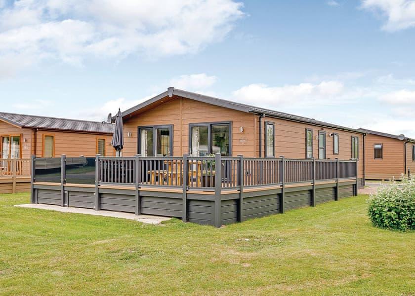 Enjoy The Peace And Tranquility Of This Peaceful Resort Lodge In Wales