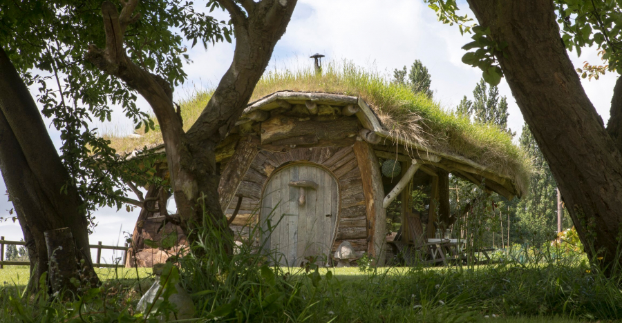 People Love This Amazing Hobbit House in England