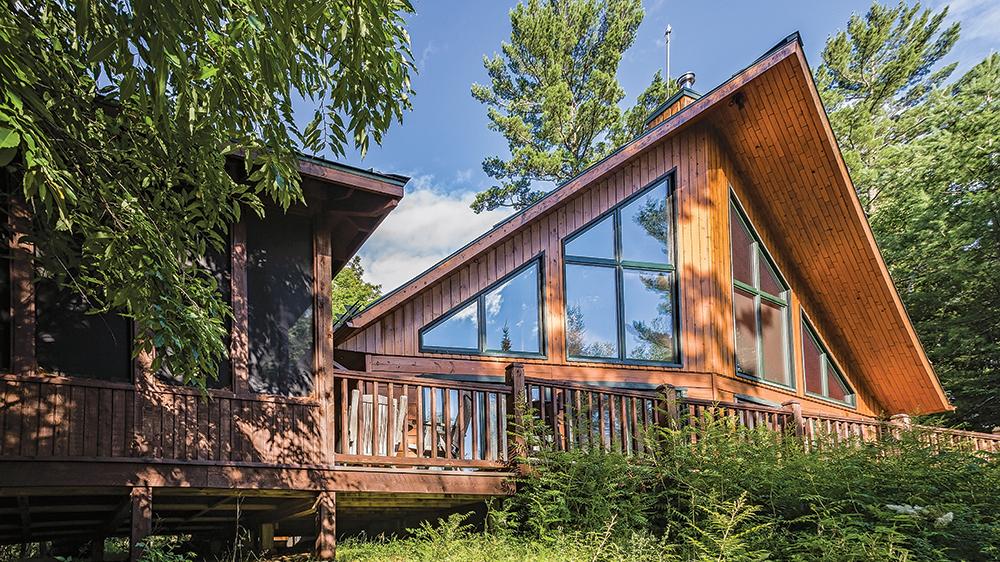 This Remote Canadian Log Cabin Is Off-Grid Goals