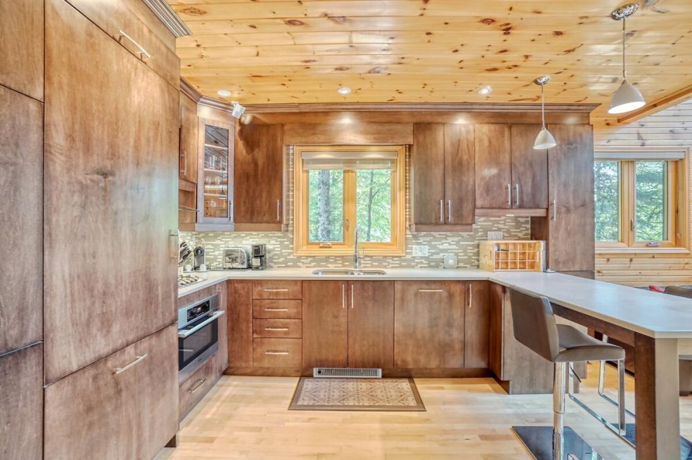 Le1271 Guesthouse Québec Canada Fall in Love With This Beautiful Guesthouse in Canada