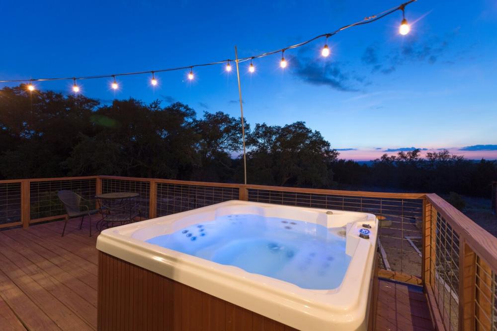Adorable Cabin on 10 Private Acres With a Hot Tub Wimberly, Texas