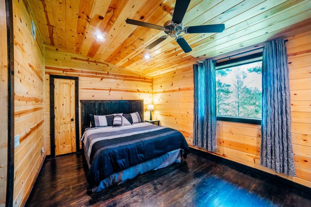 See This Beautiful Mountain Cabin In Oklahoma