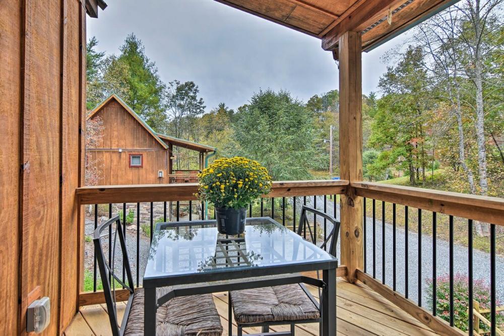 See This Beautiful Cabin With Hot Tub Weaverville, North Carolina