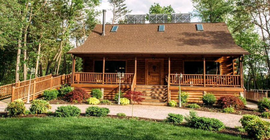 Charming Log Cabin for a Group Getaway in Shenandoah, Virginia