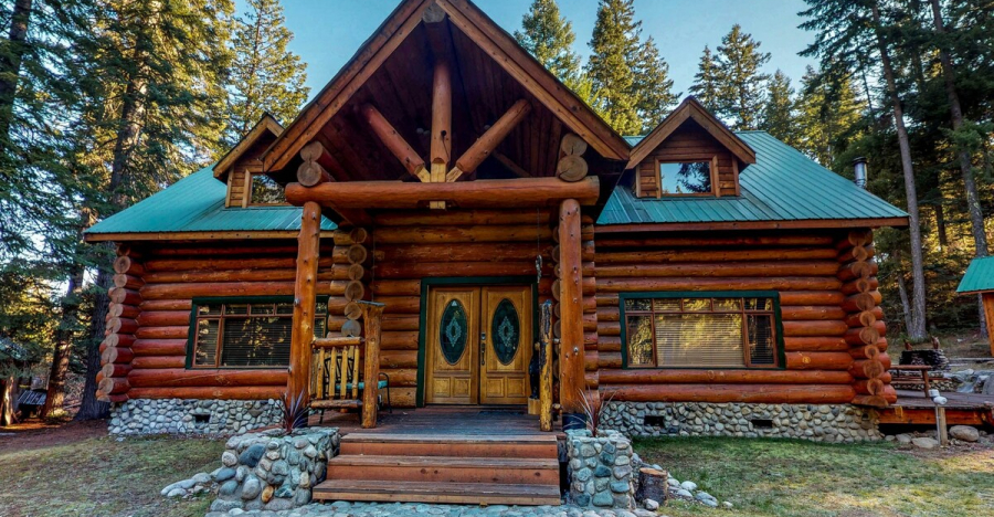 Beautiful Log Home & Bunkhouse In Leavenworth, Washington