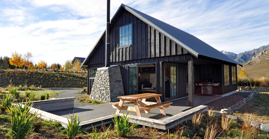 Take A Look Inside This River Stone Hut Castle Hill