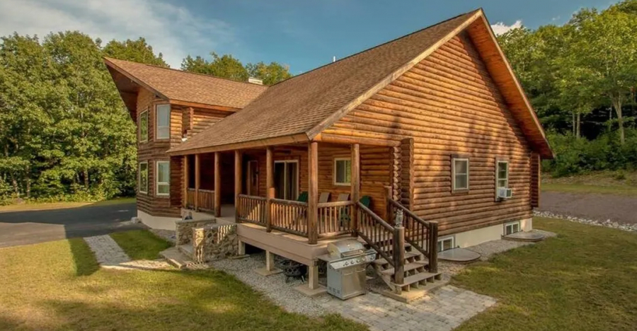 This Gorgeous Log Home Is Perfect For Weekend Getaway In New Hampshire