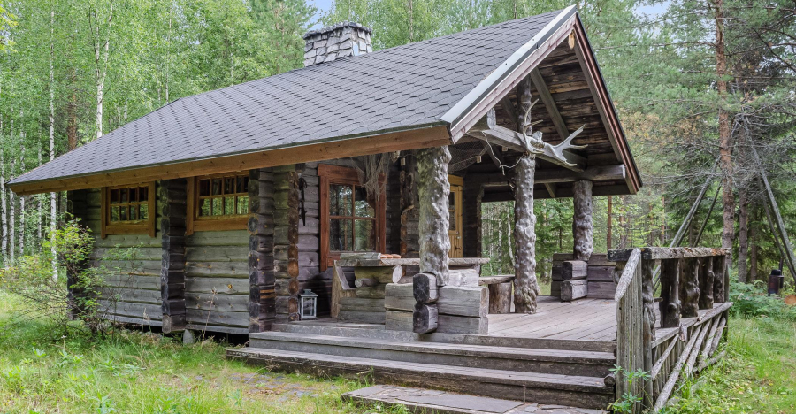 See This Pretty and Idyllic Wilderness Cabin on Top of the Hill